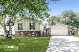 featured image of 876 N Commonwealth Ave