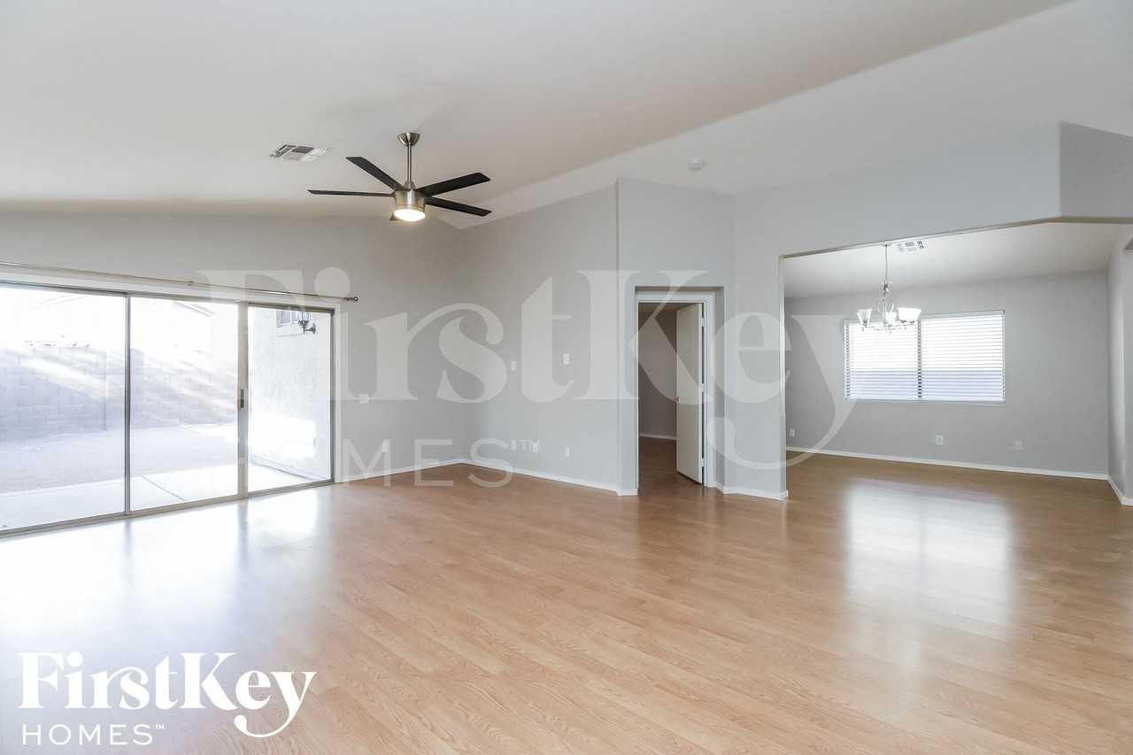 8634 E Natal Ave - Photo 2 of 15