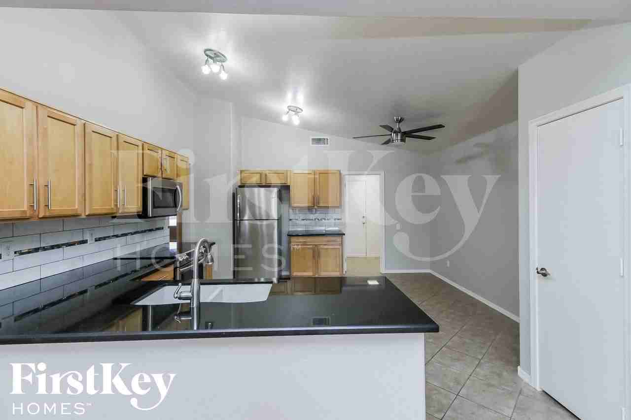 8634 E Natal Ave - Photo 6 of 15