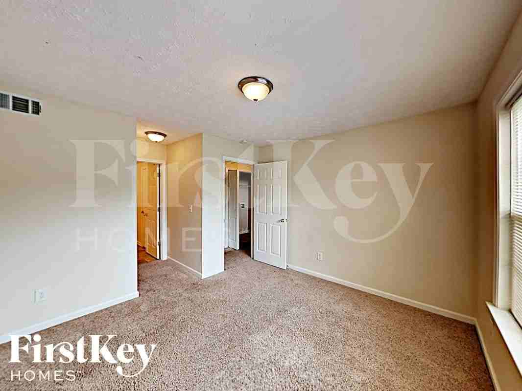 8012 Mustang Ln - Photo 7 of 17