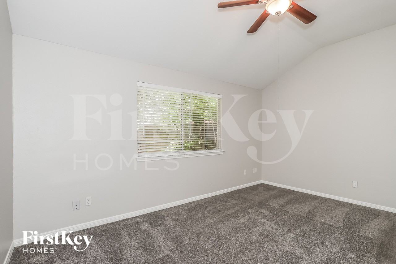 7610 San Benito Dr - Photo 7 of 16