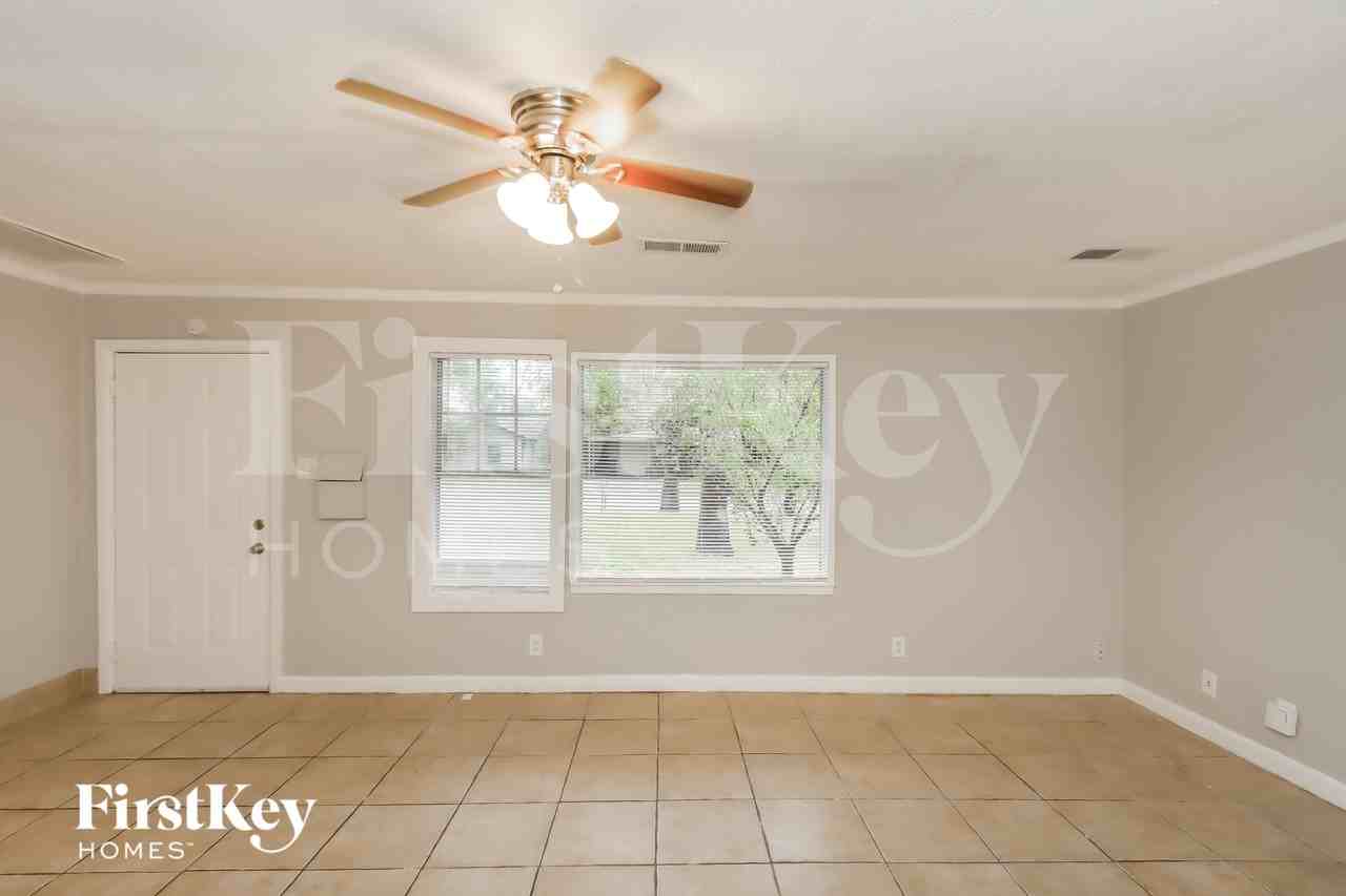 701 22nd Ave N - Photo 3 of 16