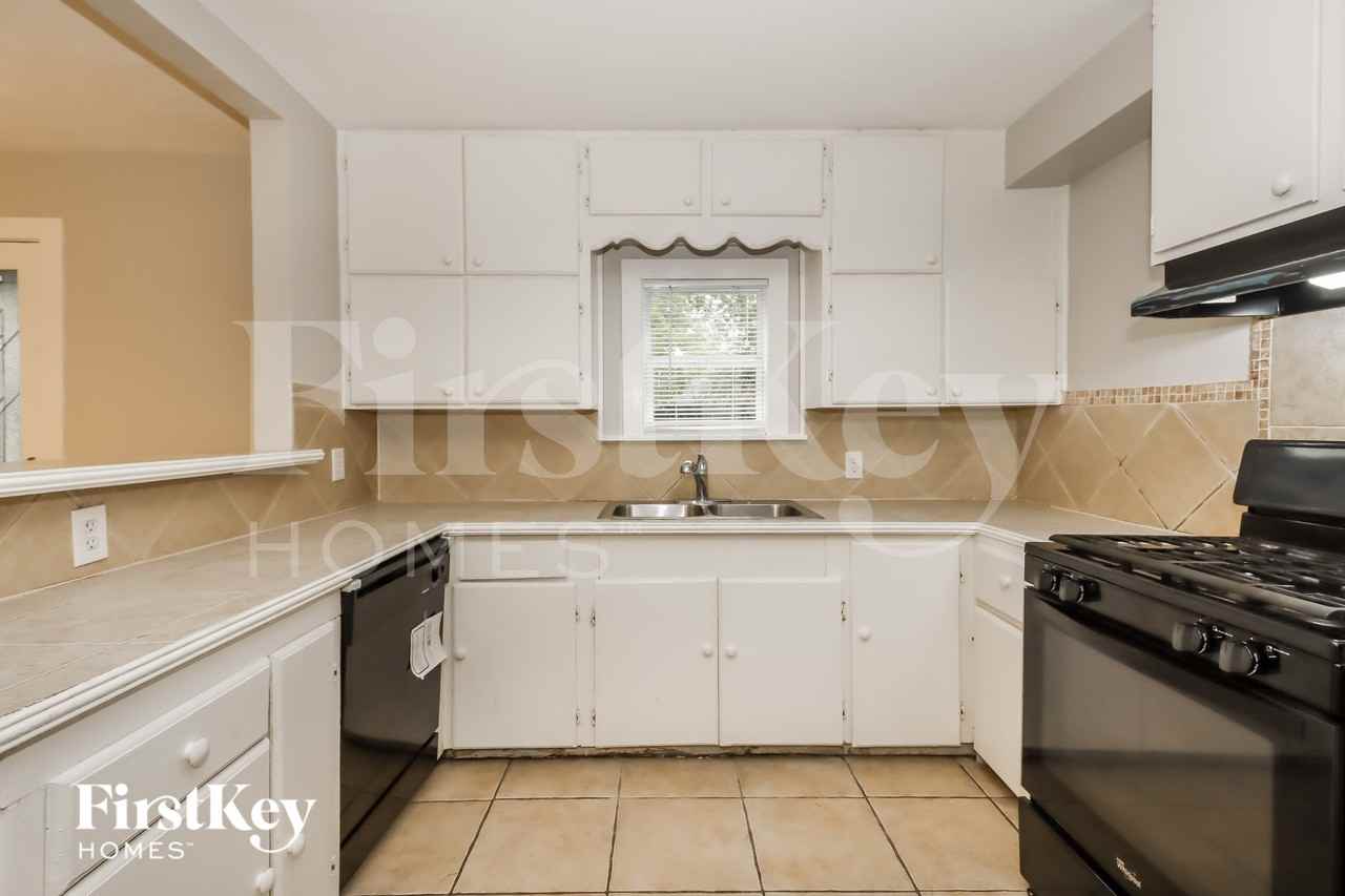 701 22nd Ave N - Photo 7 of 16