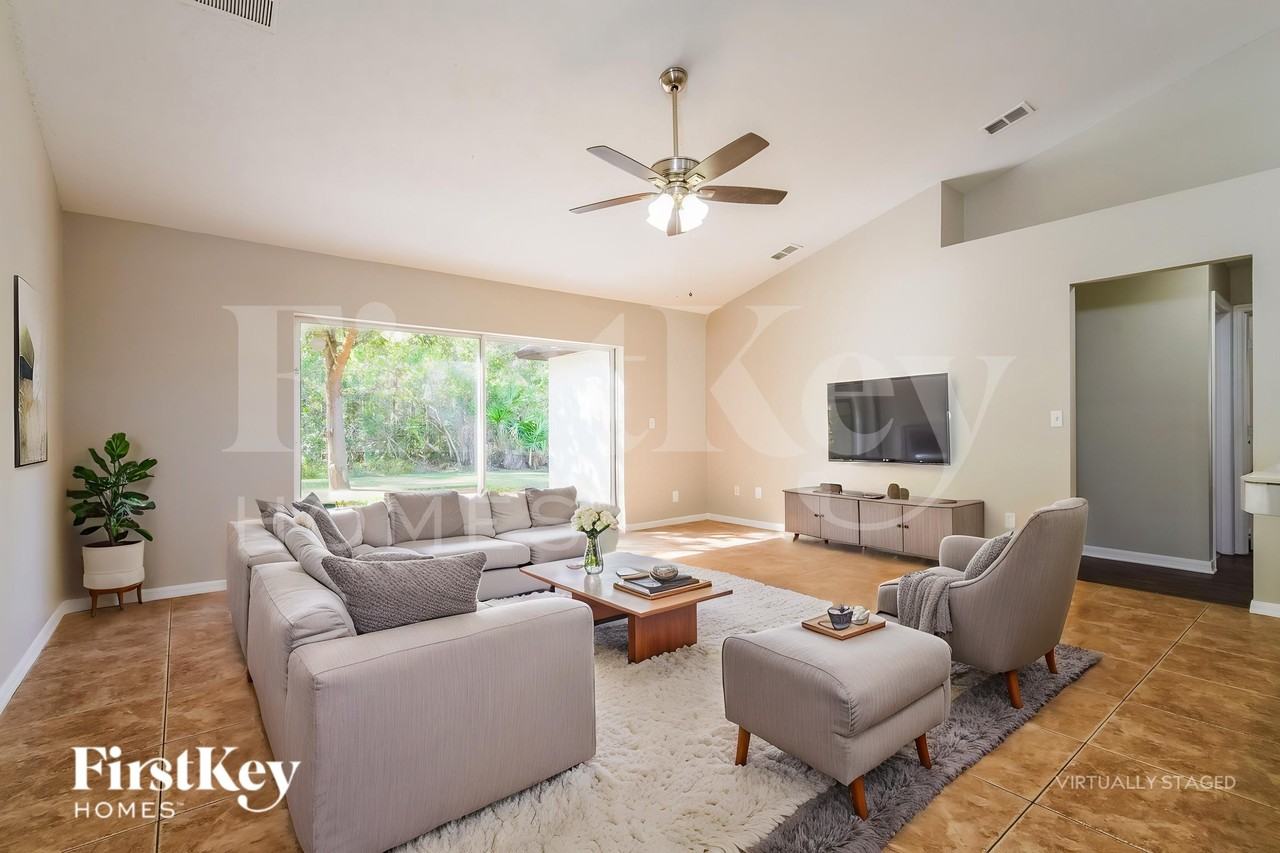 649 Rosaro Ct - Photo 4 of 19