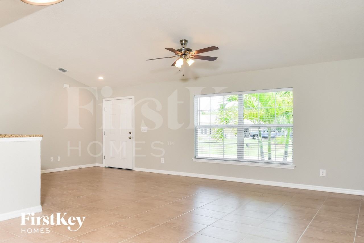 6464 David Blvd - Photo 3 of 16
