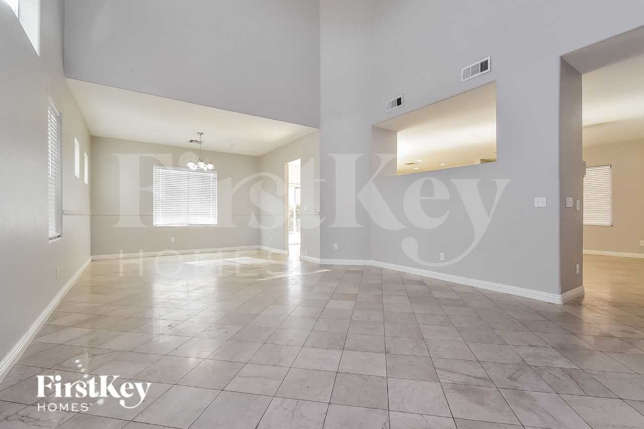 6341 Heather Creek Pl - Photo 5 of 16