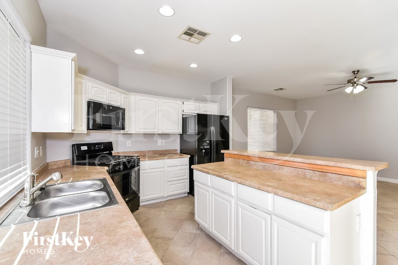 6341 Heather Creek Pl - Photo 7 of 16
