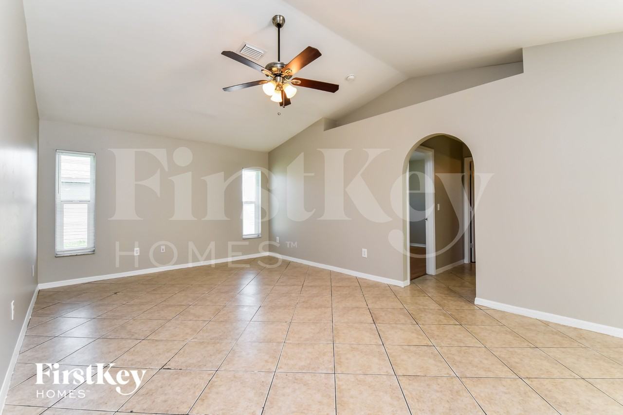 633 Sw 9th Ave - Photo 4 of 16