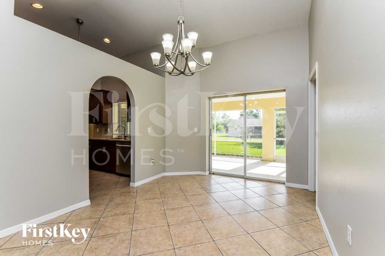 633 Sw 9th Ave - Photo 5 of 16