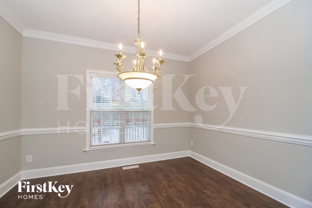 5910 Habersham Dr - Photo 6 of 15