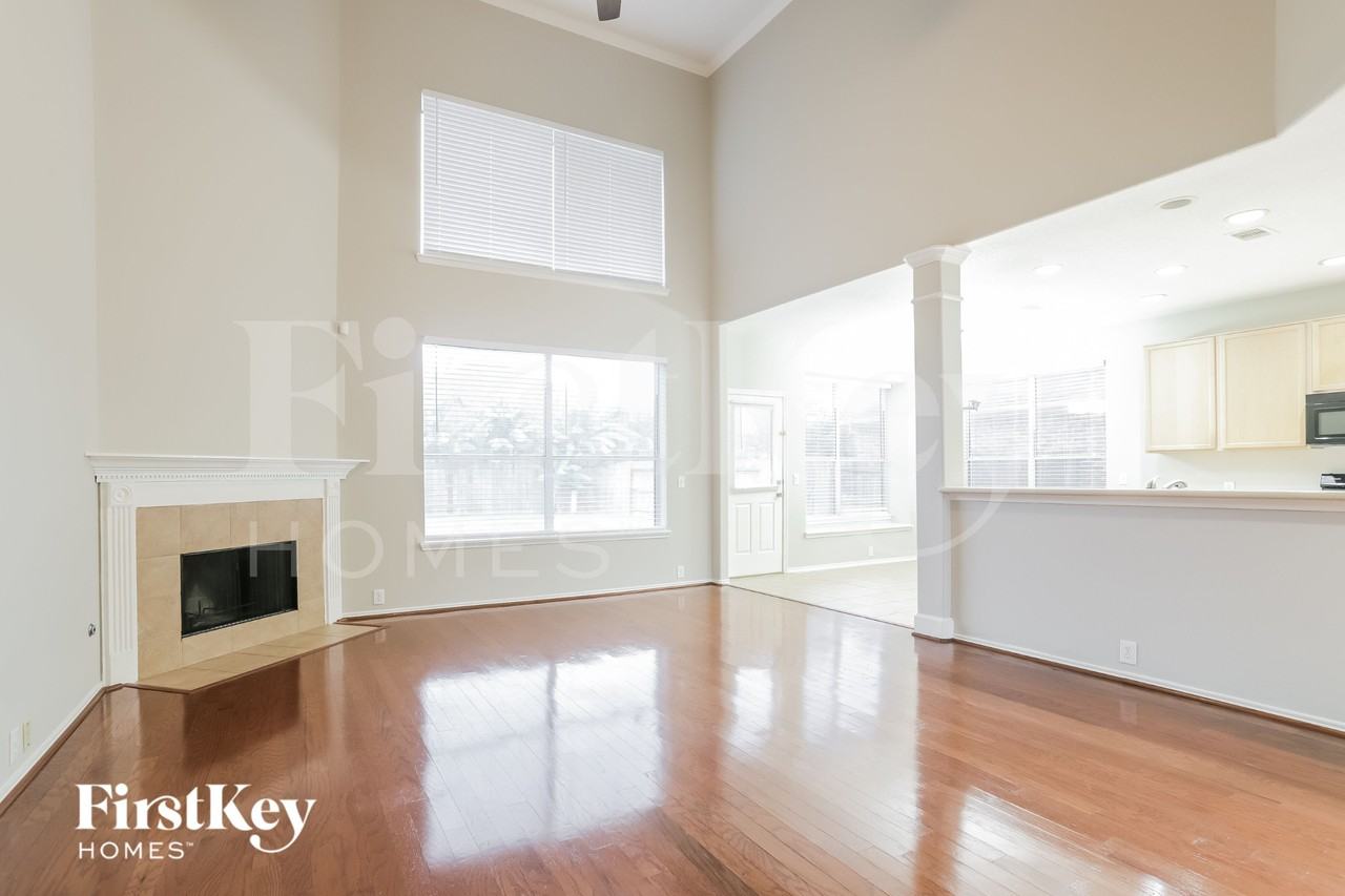 5411 Baldwin Elm St - Photo 3 of 16
