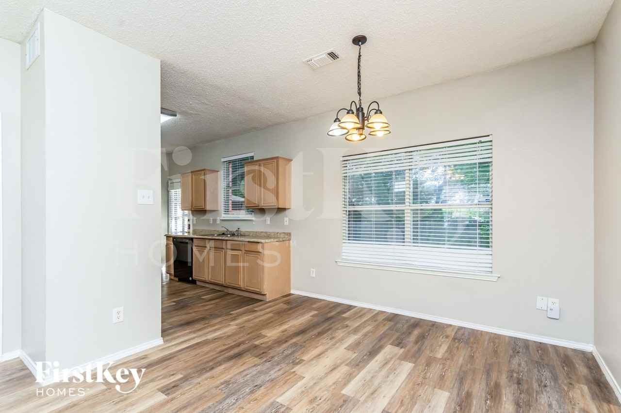 530 Alameda Ave - Photo 4 of 16