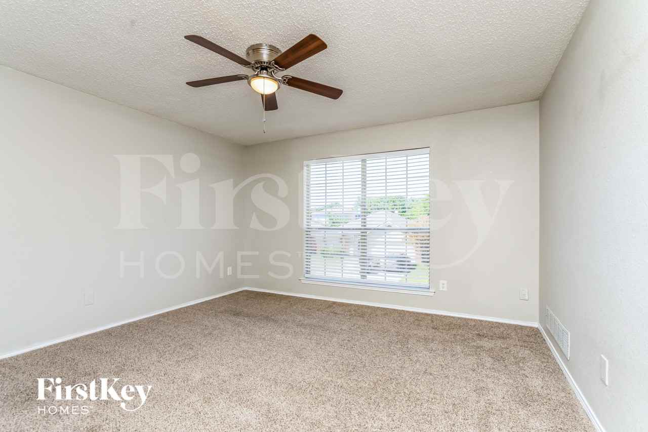 530 Alameda Ave - Photo 7 of 16