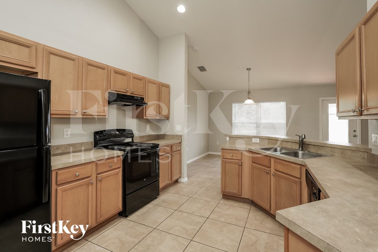 521 Nw 14th Ter - Photo 7 of 16