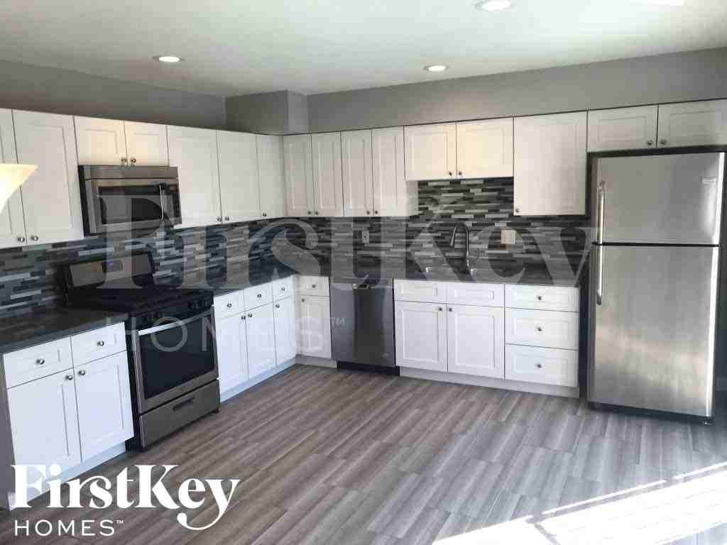 4843 Fairfax Ave - Photo 6 of 14