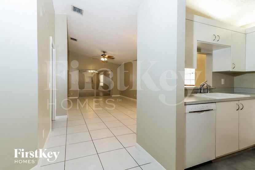 4652 Concordia Ln - Photo 5 of 15