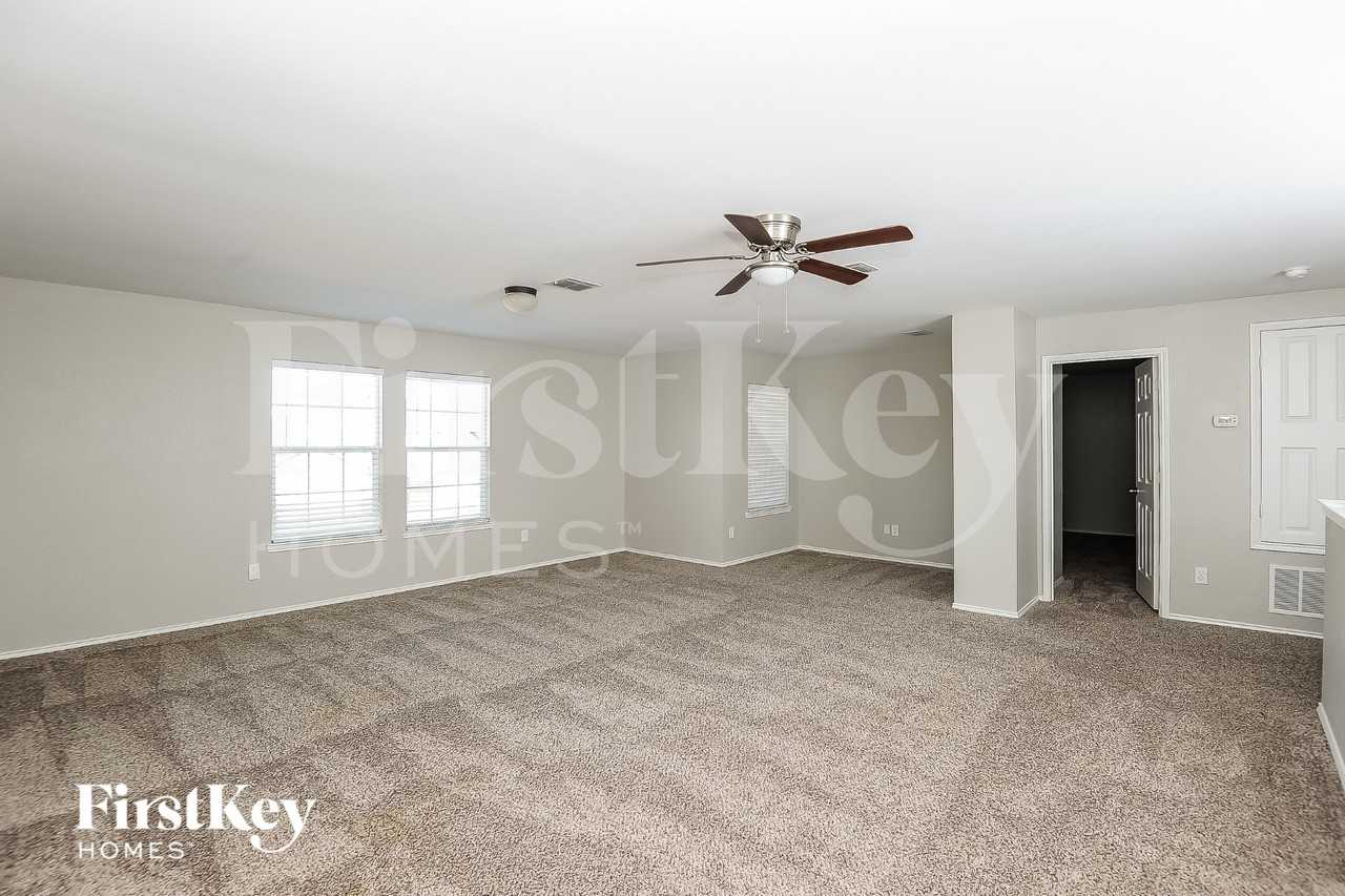 4516 Mountain Oak St - Photo 7 of 16