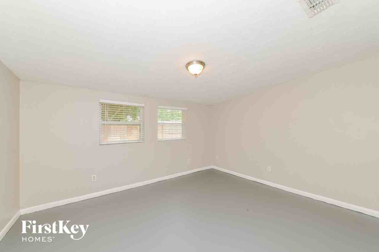 4516 56th St W - Photo 3 of 15
