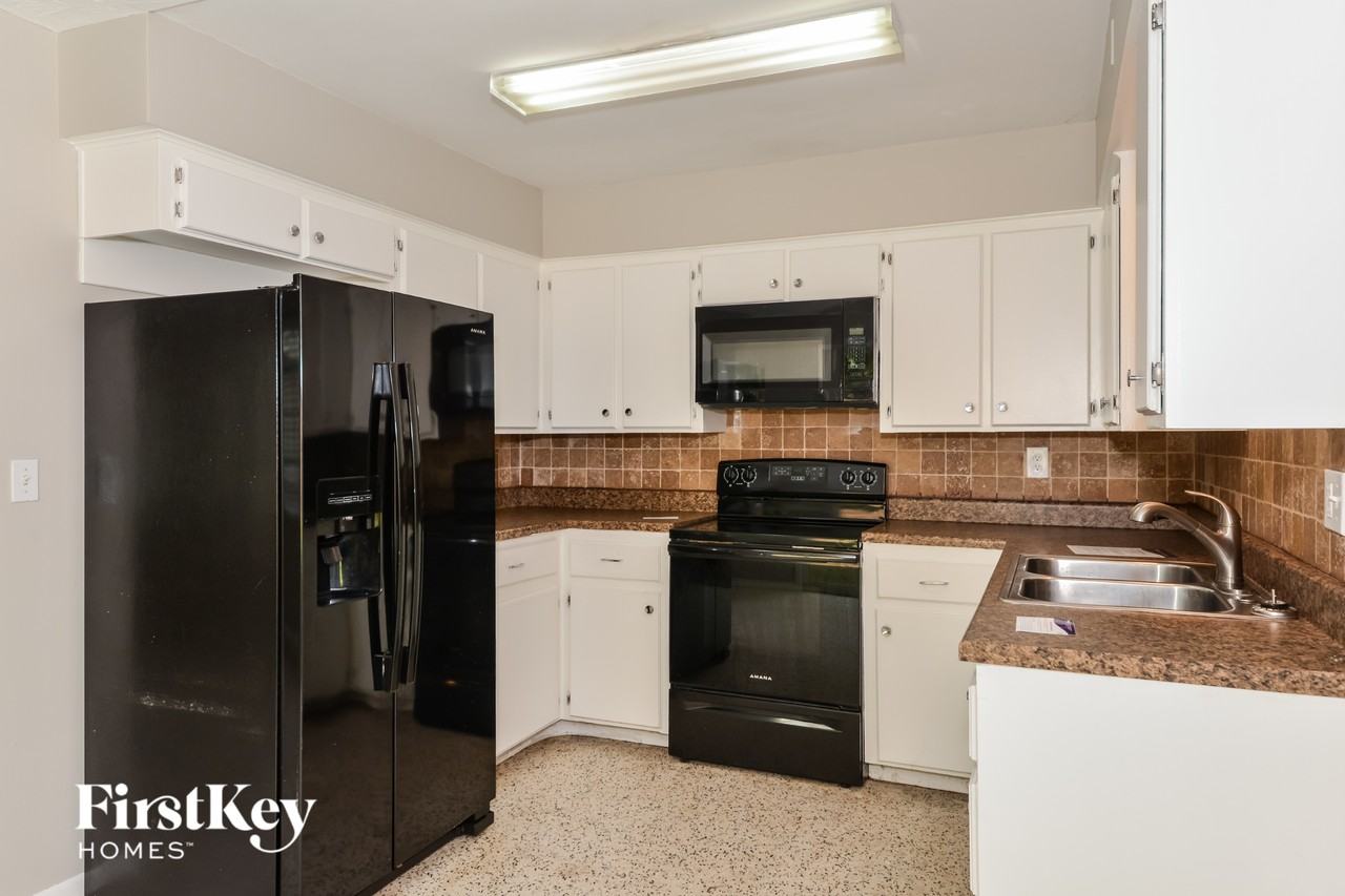 4516 56th St W - Photo 5 of 15
