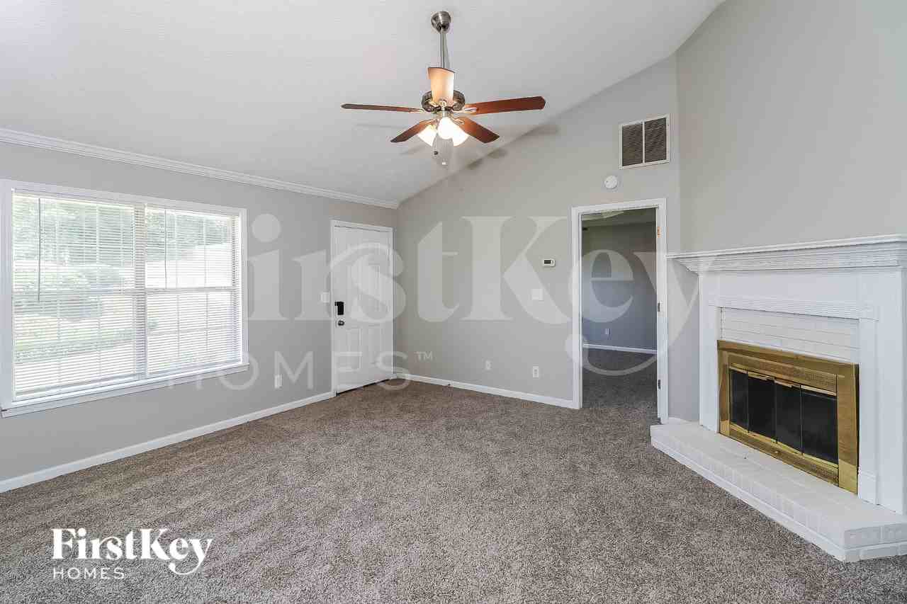 3818 Clarendon Pl - Photo 2 of 16