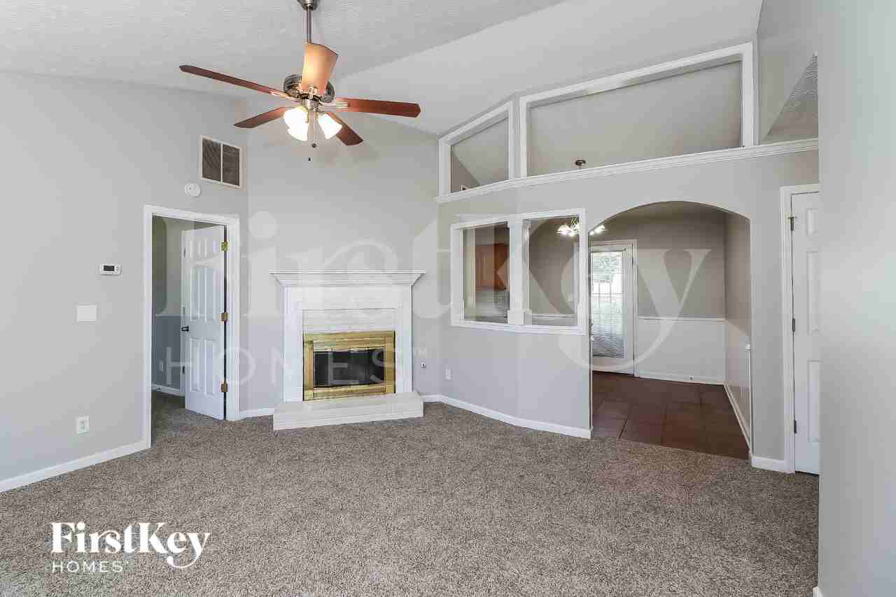 3818 Clarendon Pl - Photo 3 of 16
