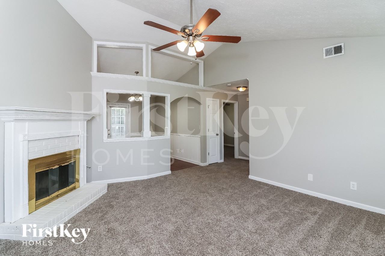 3818 Clarendon Pl - Photo 4 of 16
