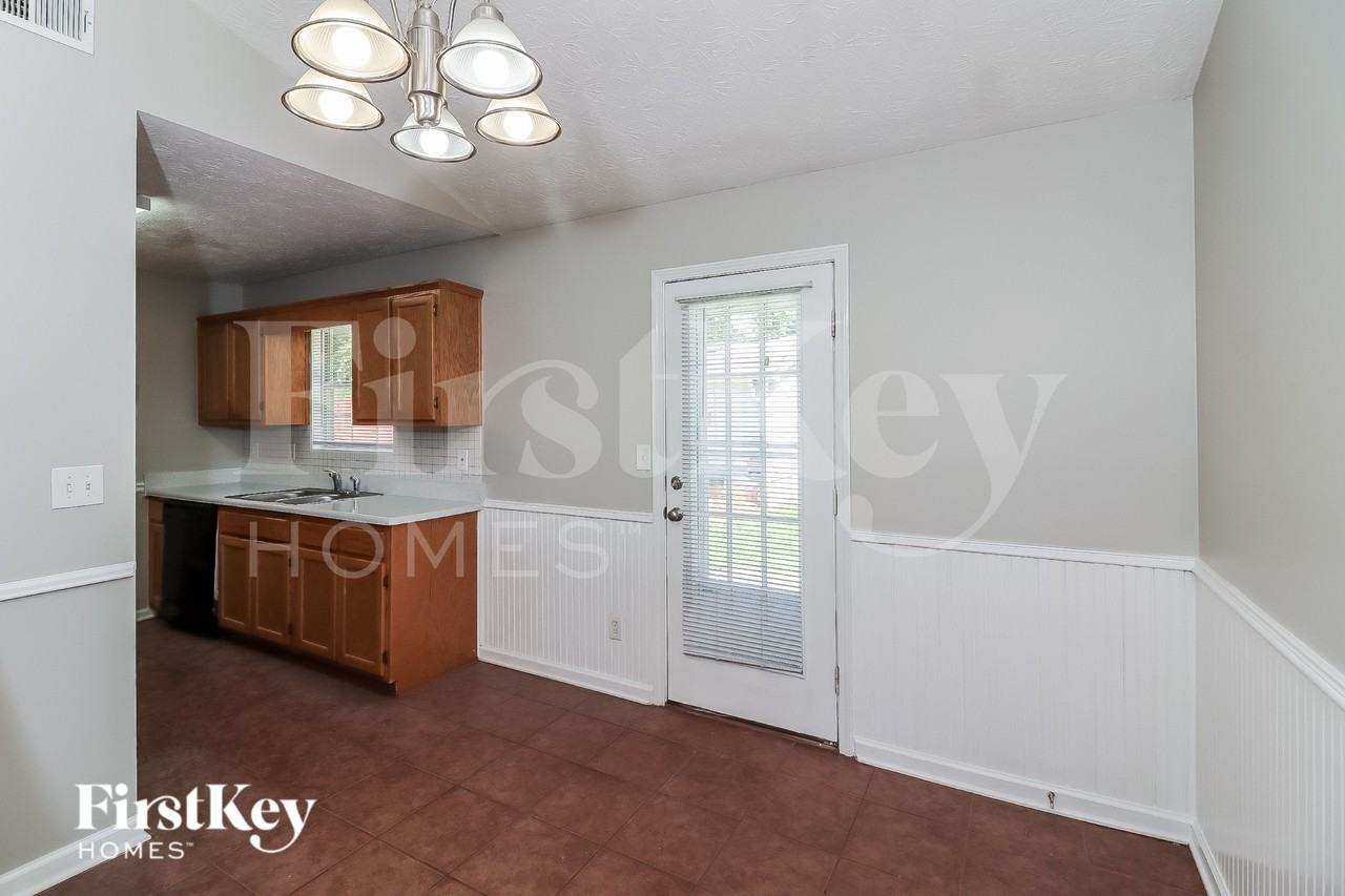 3818 Clarendon Pl - Photo 5 of 16