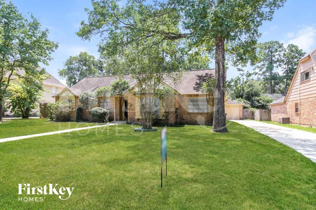 3811 Fernglade Dr - Photo 2 of 15