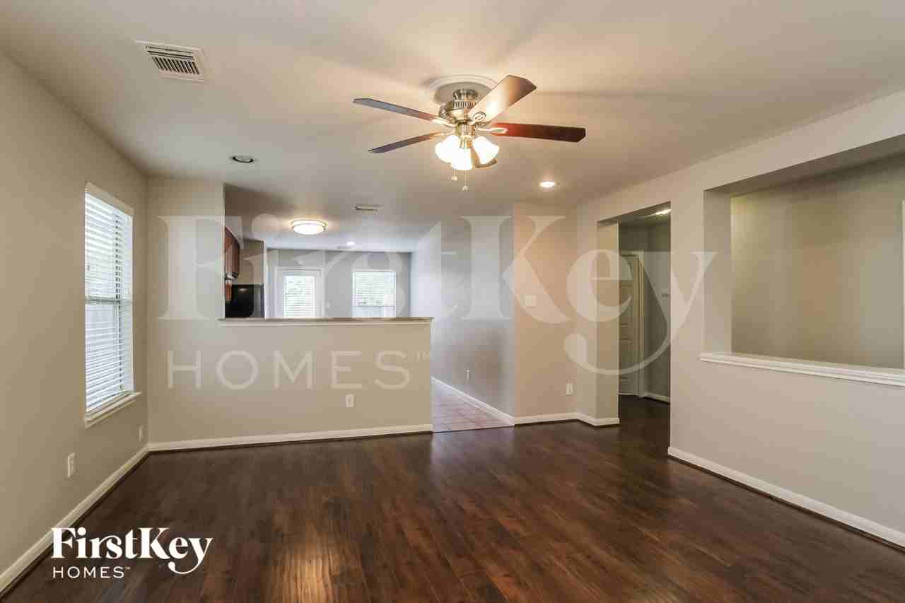 3543 Garrison Run Dr - Photo 3 of 16
