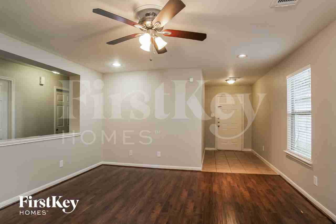 3543 Garrison Run Dr - Photo 4 of 16