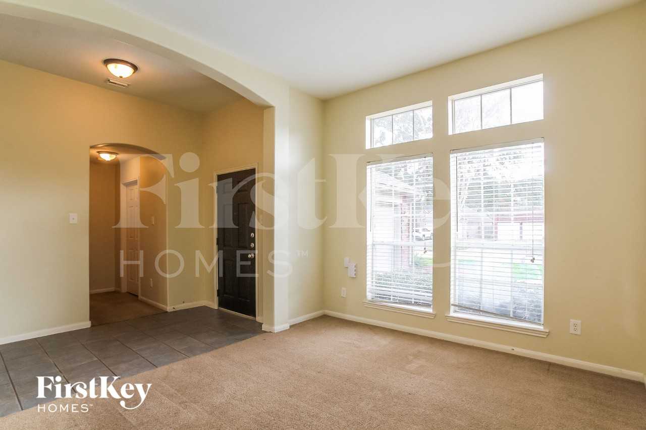 3507 Banks Run Ln - Photo 3 of 16