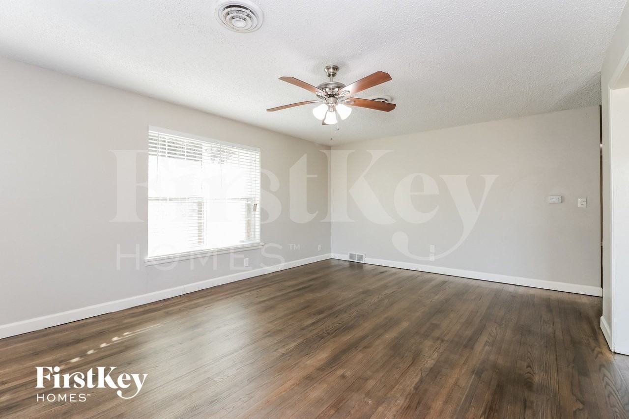 3500 Creston Ave - Photo 4 of 15