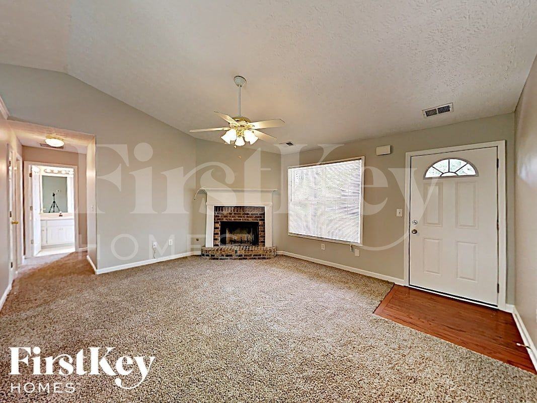 328 Kellys Walk - Photo 2 of 15