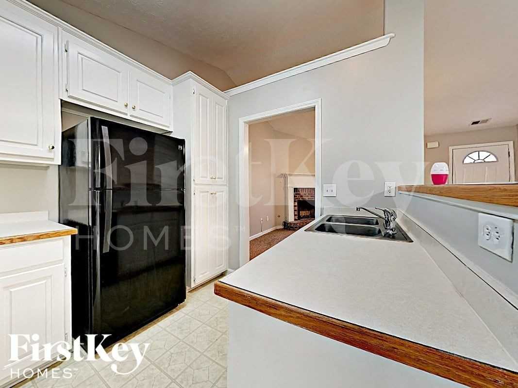 328 Kellys Walk - Photo 4 of 15
