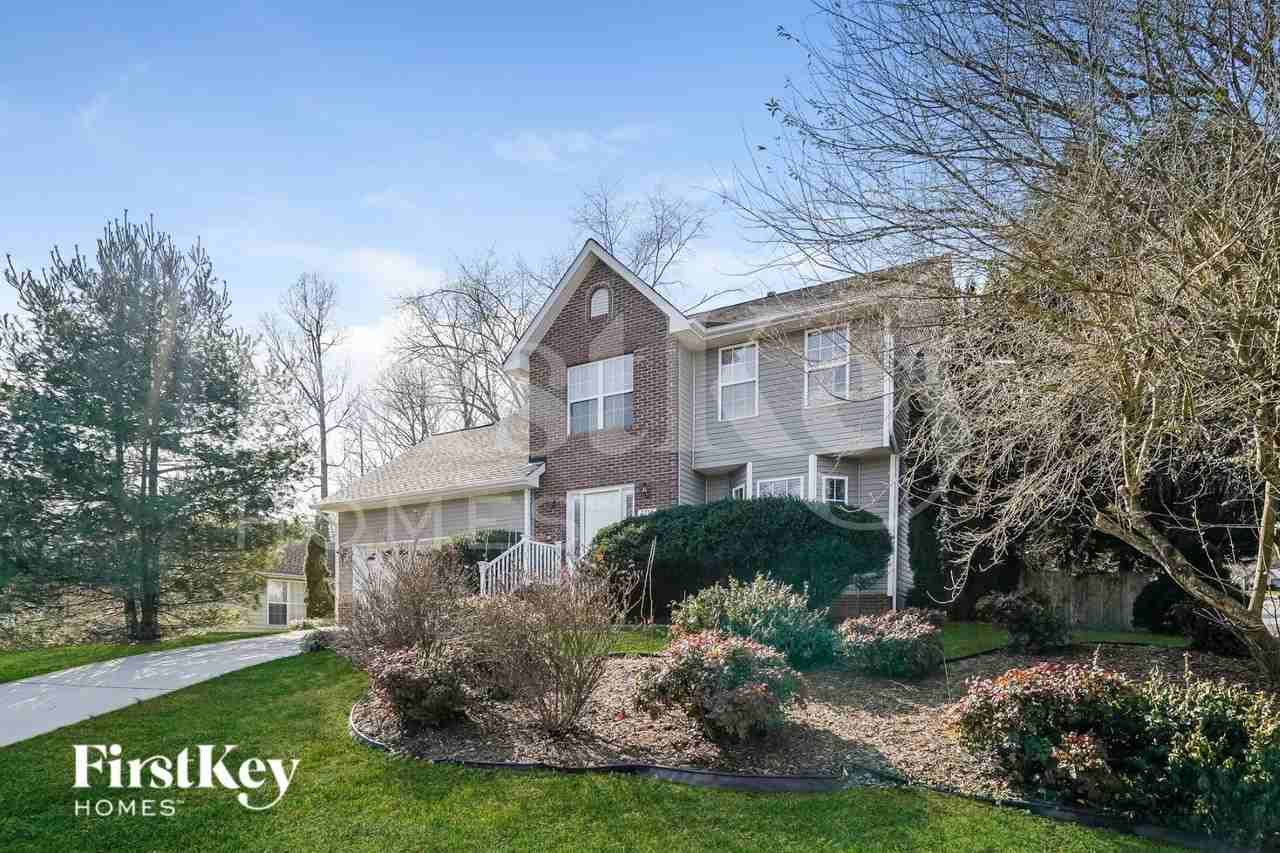 3211 Bardwell Rd - Photo 2 of 15