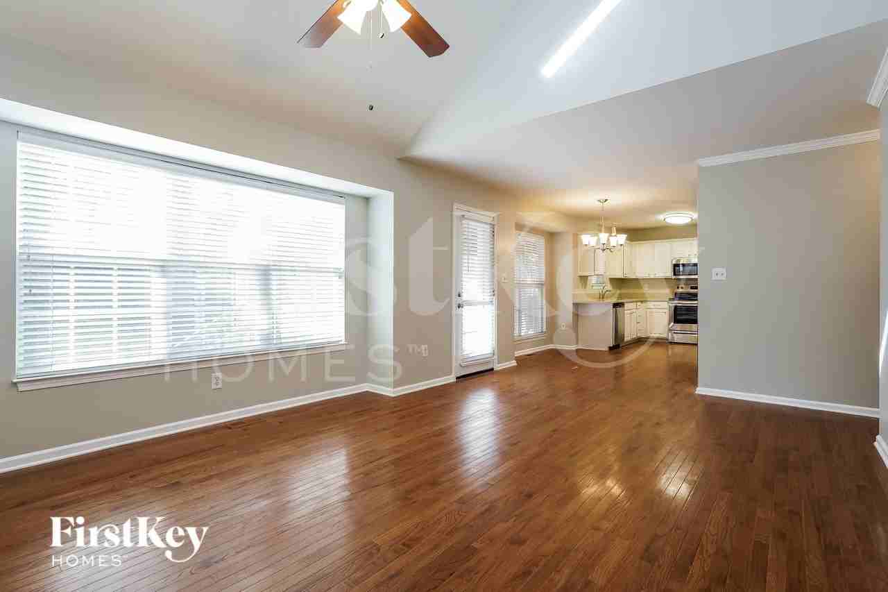 3211 Bardwell Rd - Photo 7 of 15