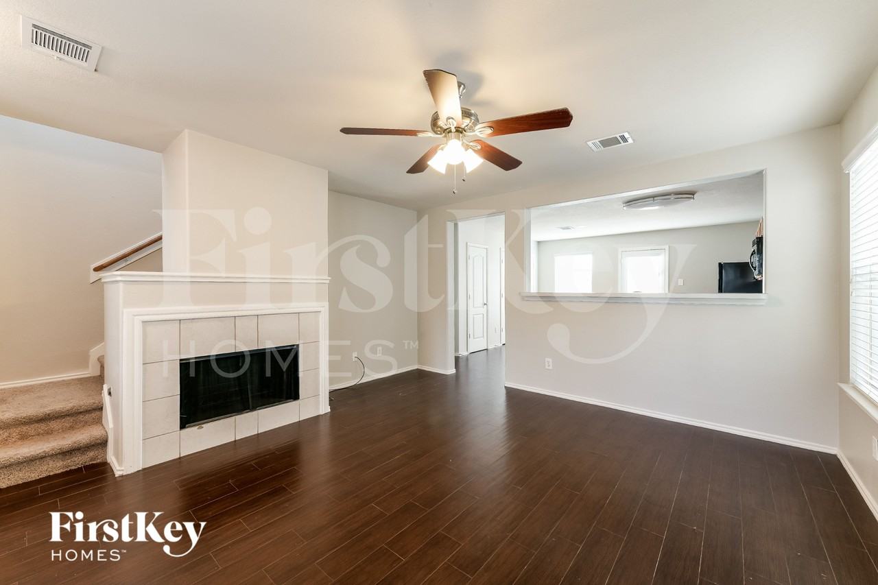 29635 Evergreen Hills Dr - Photo 3 of 16
