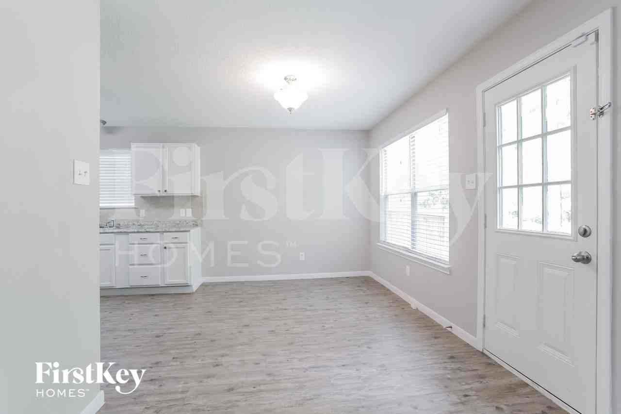 2911 Cypress Island Dr - Photo 5 of 16