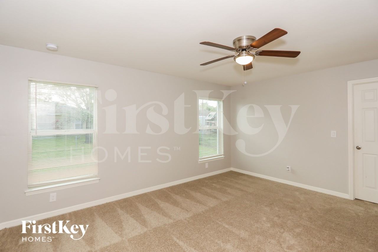 2616 Nw 1st Pl - Photo 7 of 16