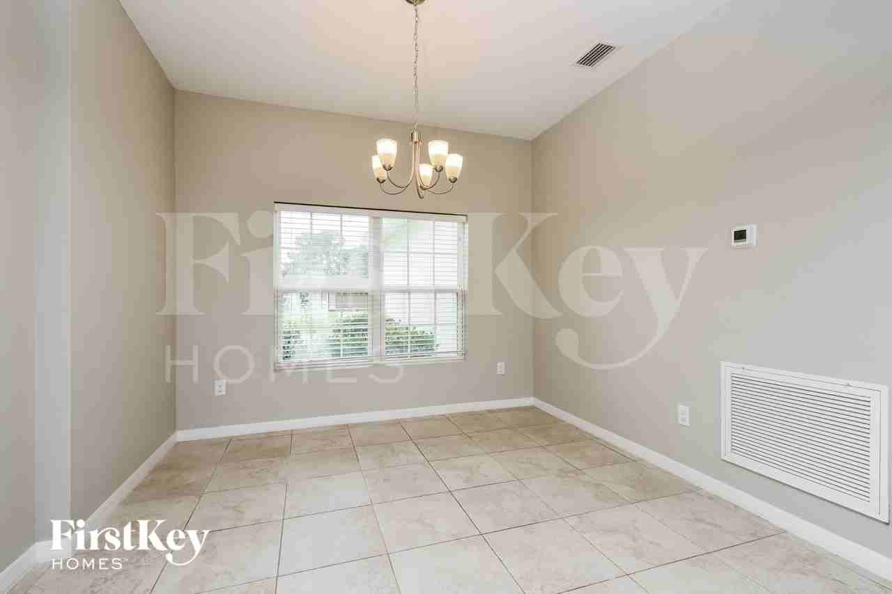 2466 Altoona Ave - Photo 6 of 16