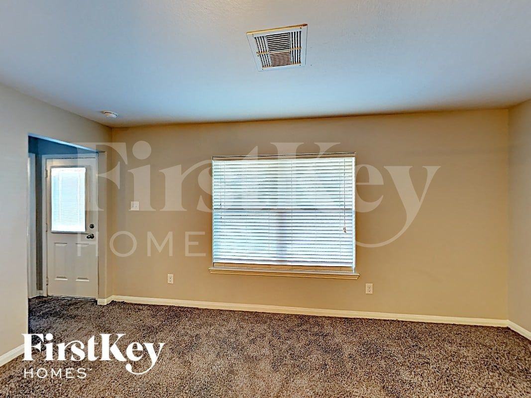 24543 Eagles Claw Dr - Photo 3 of 13
