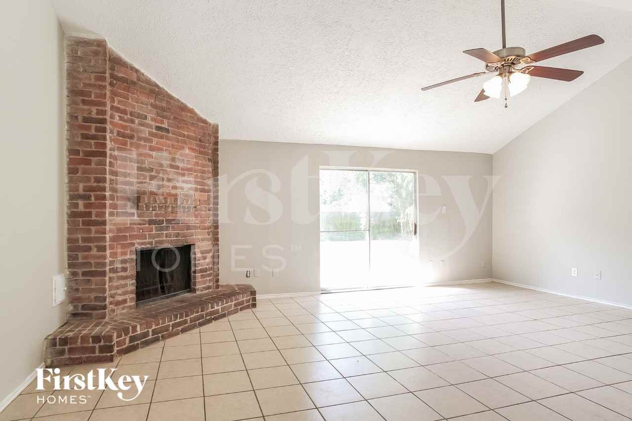 24119 Lone Elm Dr - Photo 3 of 16