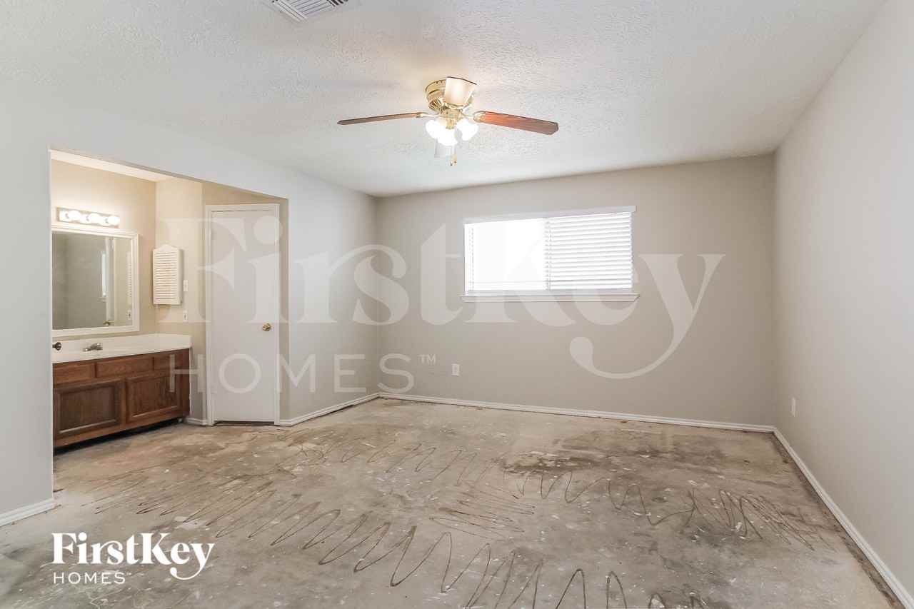 24119 Lone Elm Dr - Photo 7 of 16