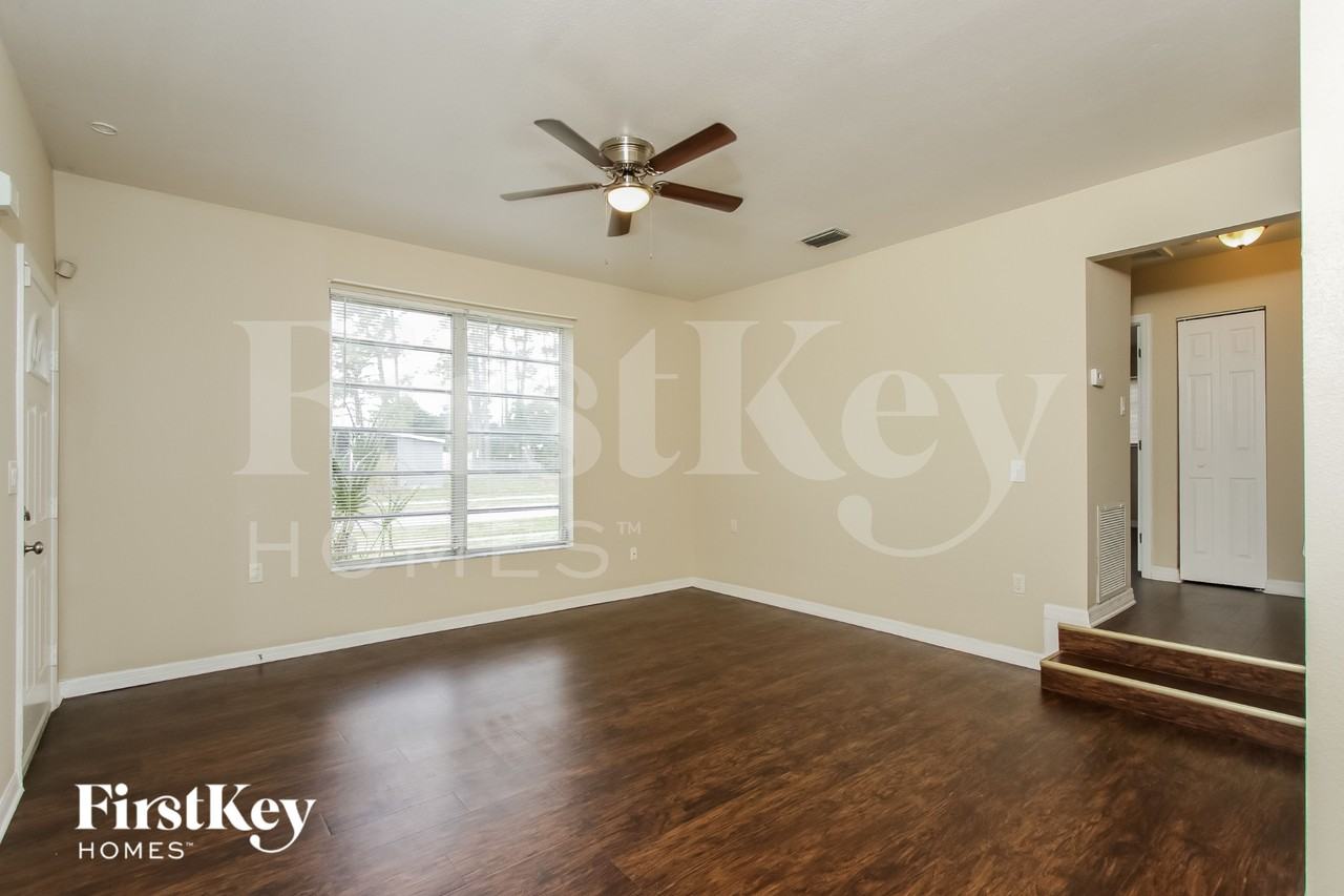 22363 Catherine Ave - Photo 2 of 16