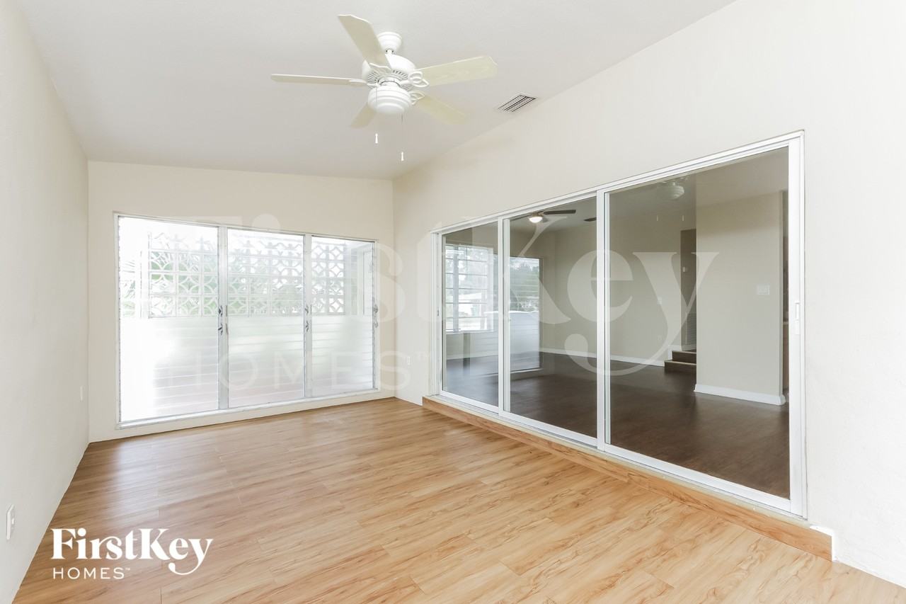 22363 Catherine Ave - Photo 7 of 16