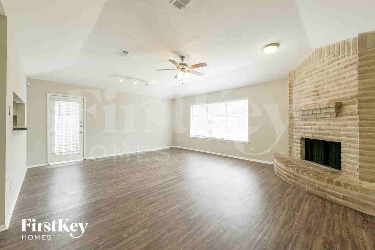 22219 Oakhill Gate Dr - Photo 3 of 16