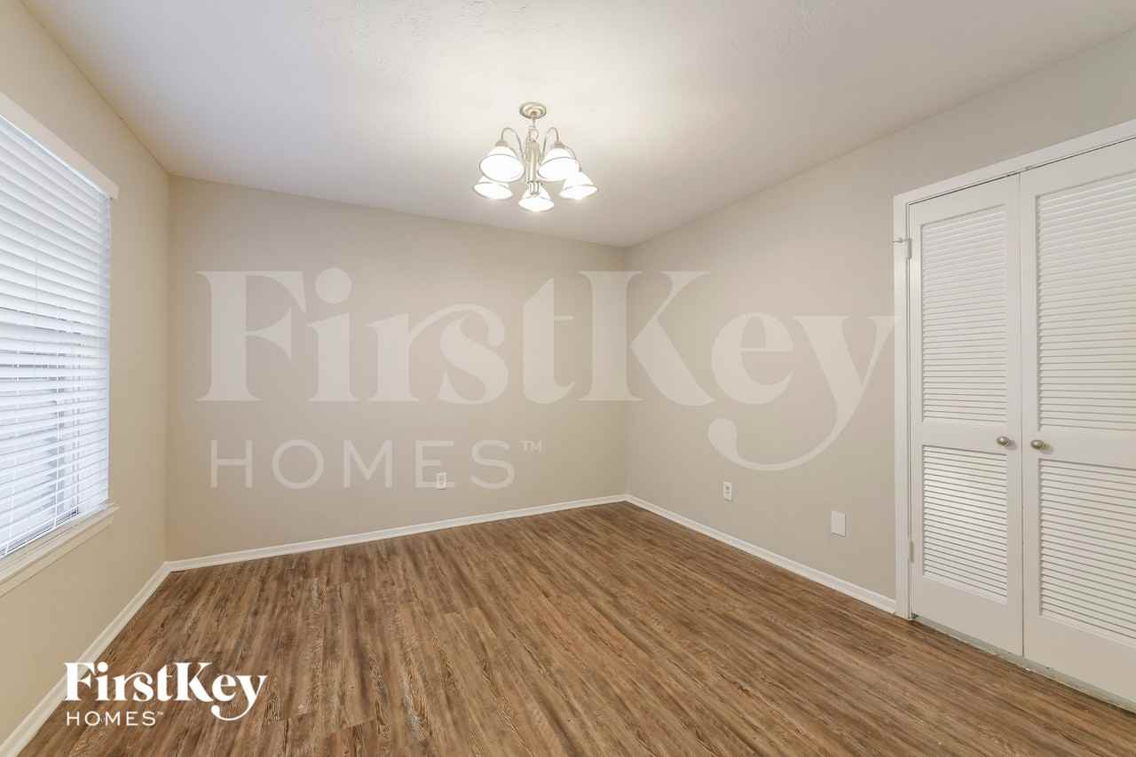 22219 Oakhill Gate Dr - Photo 5 of 16