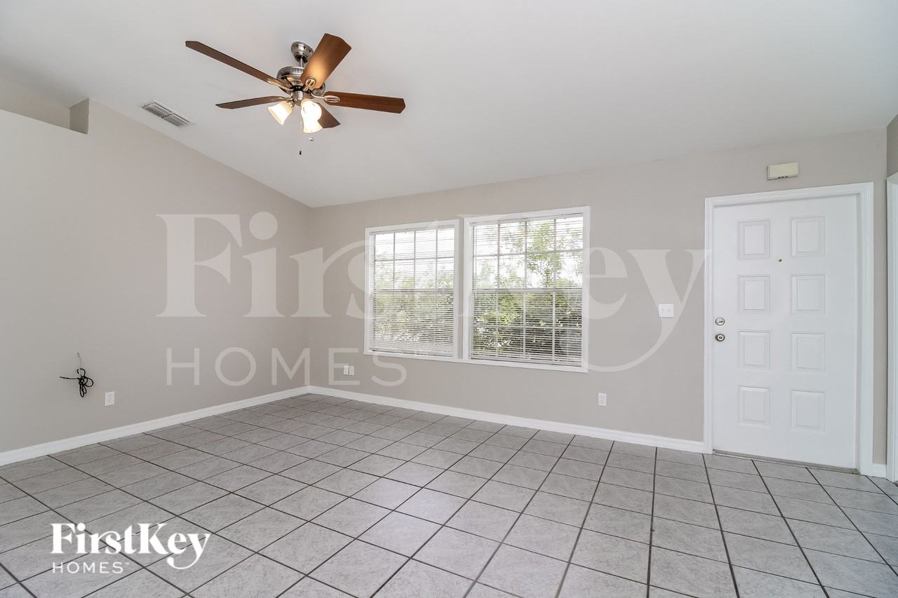 222 Nw 28th Ct - Photo 4 of 16