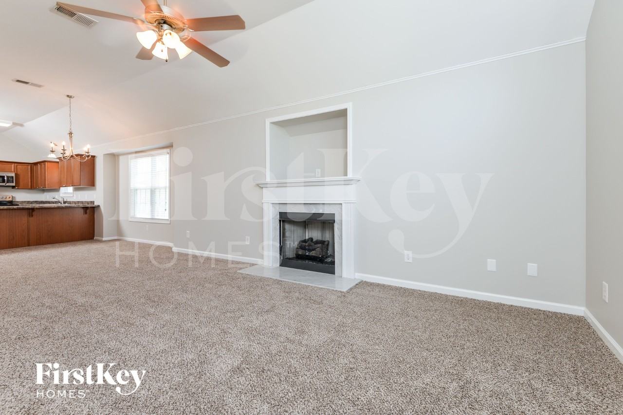 2218 Village Ln - Photo 3 of 16