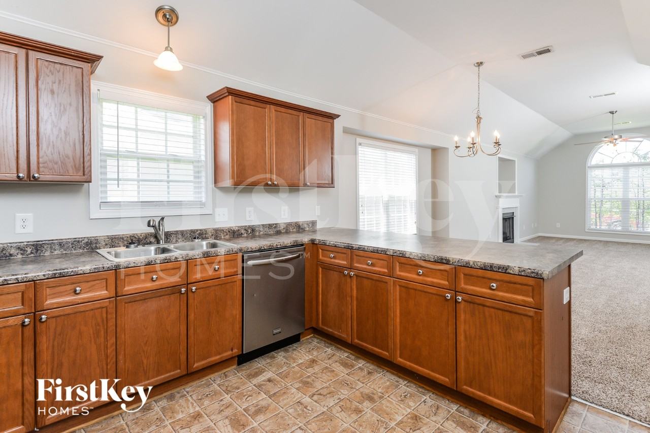 2218 Village Ln - Photo 7 of 16